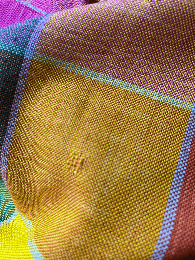 Souvenirs d'Inde 100% soie, Châle tisser à la main / 100% silk shawl, handwoven