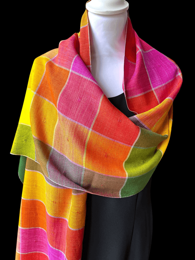 Souvenirs d'Inde 100% soie, Châle tisser à la main / 100% silk shawl, handwoven