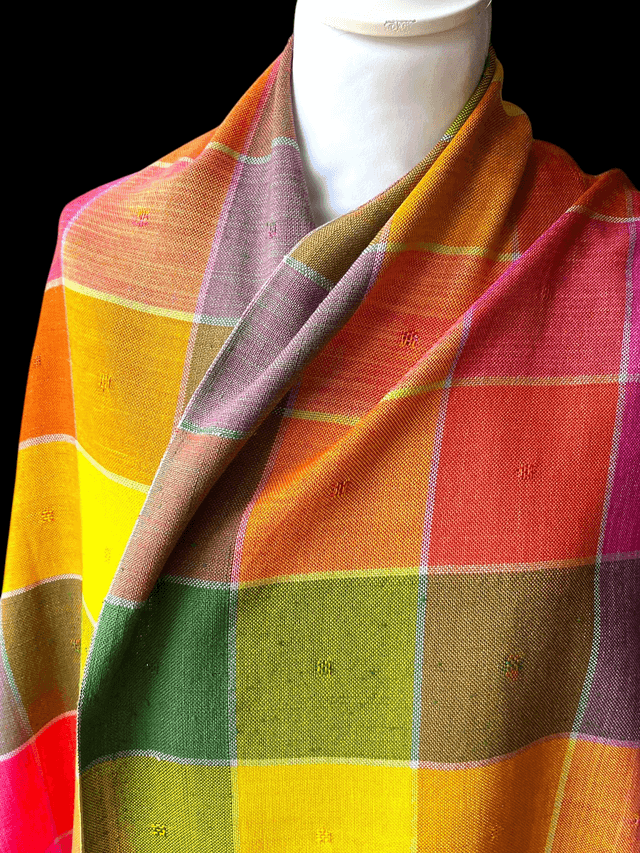 Souvenirs d'Inde 100% soie, Châle tisser à la main / 100% silk shawl, handwoven